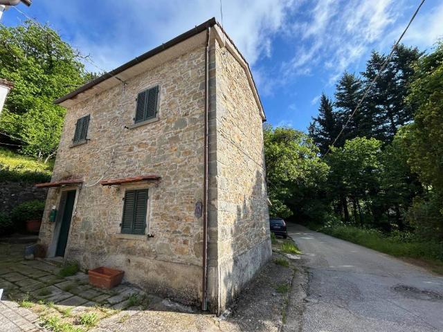 Villa Indipendente in vendita a Marliana, Toscana