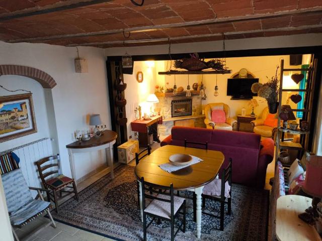 Villa Indipendente in vendita a Campore, Marliana