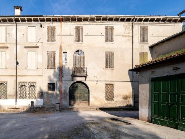 Villa Indipendente in vendita a Marmirolo, Lombardia