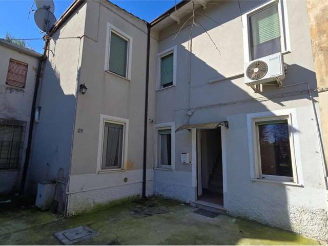 Villa Indipendente in vendita a Marmirolo, Lombardia