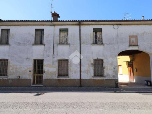 Villa Indipendente in vendita a Marmirolo, Lombardia