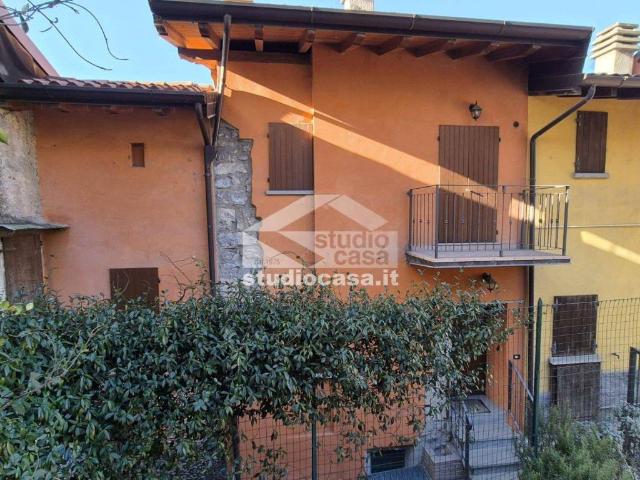 Villa Indipendente in vendita a Comunità montana del Sebino bresciano, Marone