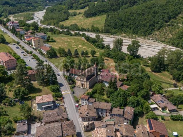 Villa Indipendente in vendita a Calestano, Reggio Emilia