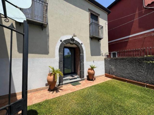 Villa Indipendente in vendita a Mascalucia, Catania
