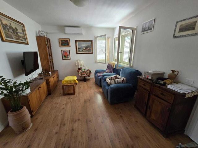 Villa Indipendente in vendita a Castagnara, Marina Di Massa