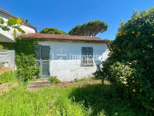 Villa Indipendente in vendita a Rinchiostra, Marina Di Massa