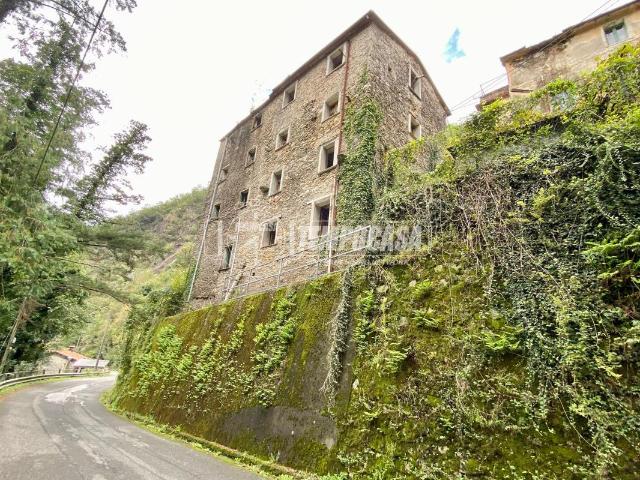 Villa Indipendente in vendita a Marina Di Massa, Toscana
