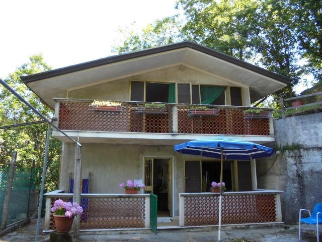 Villa Indipendente in vendita a Ca' di Cecco, Marina Di Massa