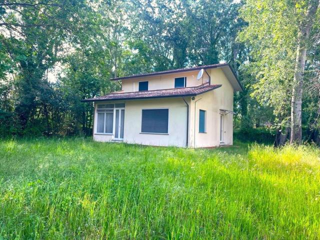 Villa Indipendente in vendita a Poveromo, Marina Di Massa