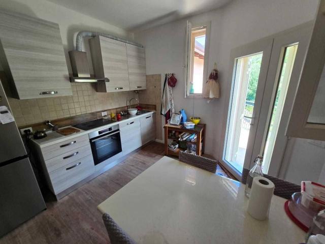 Villa Indipendente in vendita a Castagnara, Marina Di Massa