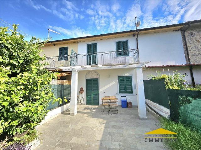 Villa Indipendente in vendita a Poggioletto, Marina Di Massa