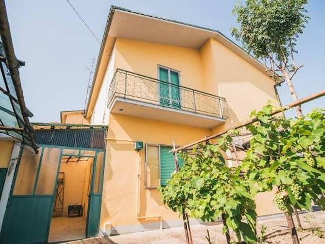 Villa Indipendente in vendita a Unione dei comuni della Bassa Romagna, Massa Lombarda