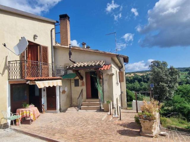 Villa Indipendente in vendita a Izzalini, Umbria