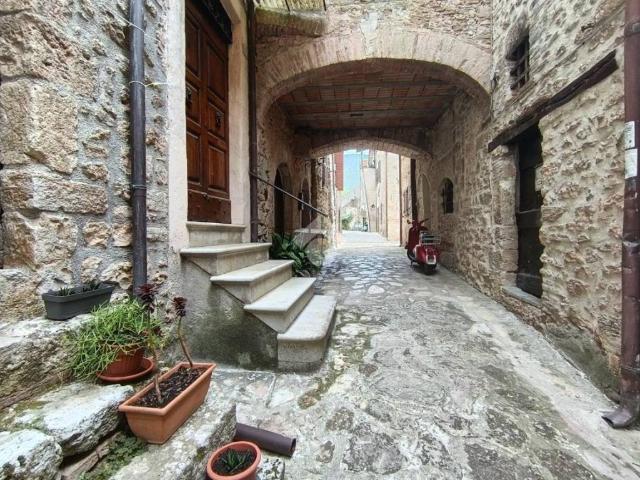 Villa Indipendente in vendita a Colpetrazzo