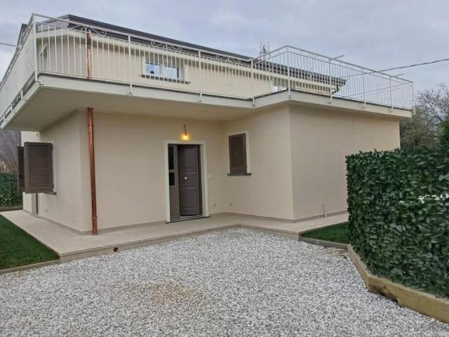 Villa Indipendente in vendita a Rinchiostra, Marina Di Massa