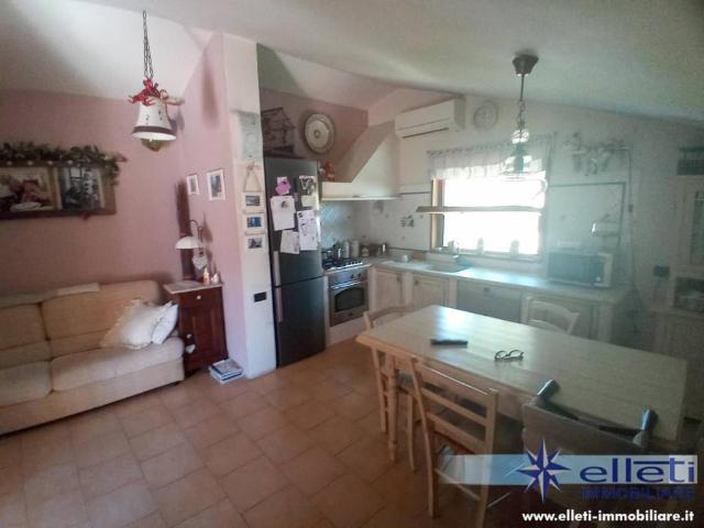 Villa Indipendente in vendita a Marina di Massa, Marina Di Massa