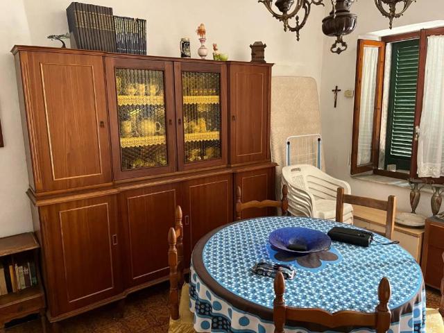 Villa Indipendente in vendita a Castagnola, Marina Di Massa