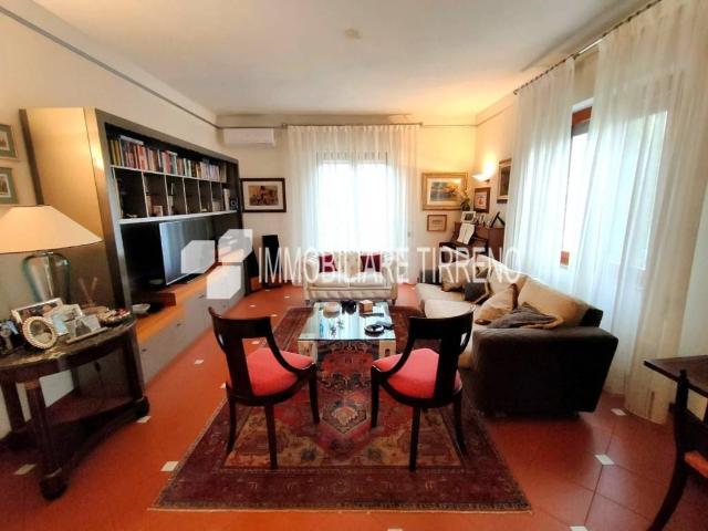 Villa Indipendente in vendita a Castagnara, Marina Di Massa