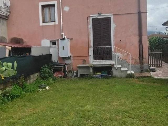Villa Indipendente in vendita a Marina di Massa, Marina Di Massa