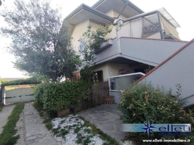 Villa Indipendente in vendita a Cinque Vie, Marina Di Massa