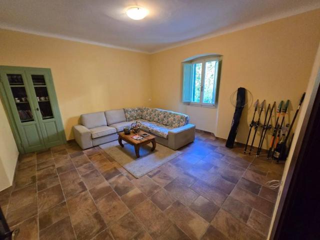 Villa Indipendente in vendita a Marina Di Massa, Toscana