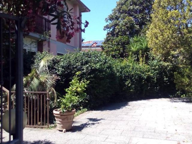 Villa Indipendente in vendita a Partaccia, Marina Di Massa