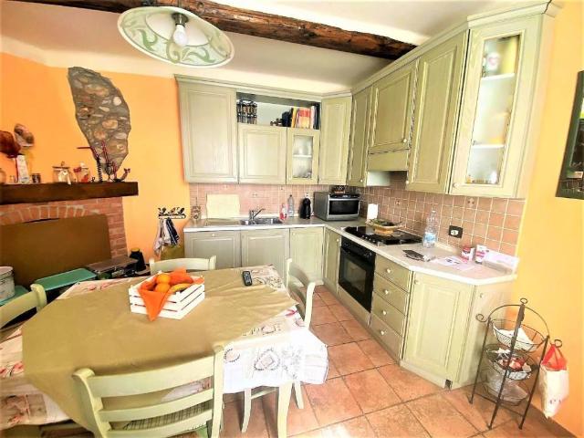 Villa Indipendente in vendita a Castagnola, Marina Di Massa