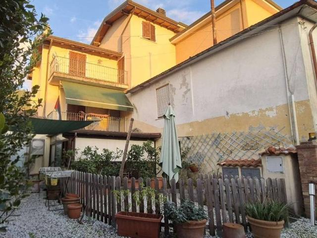 Villa Indipendente in vendita a Turano, Marina Di Massa