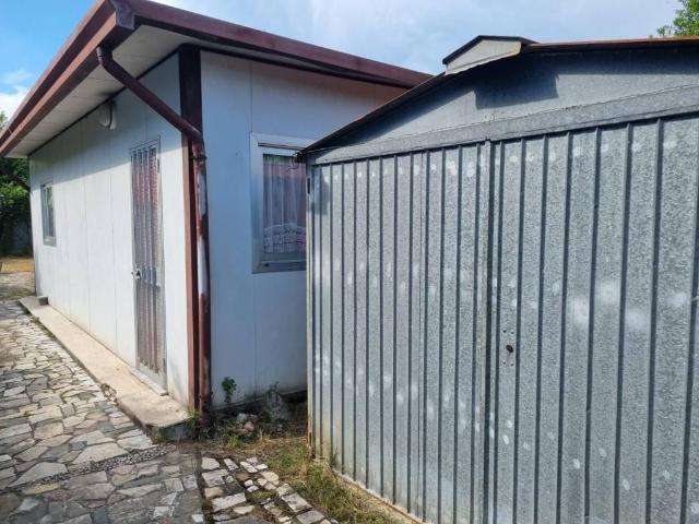 Villa Indipendente in vendita a Marina di Massa, Marina Di Massa