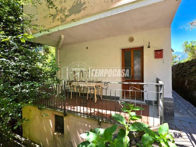 Villa Indipendente in vendita a Marina Di Massa, Toscana