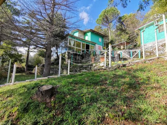 Villa Indipendente in vendita a Marina Di Massa, Toscana