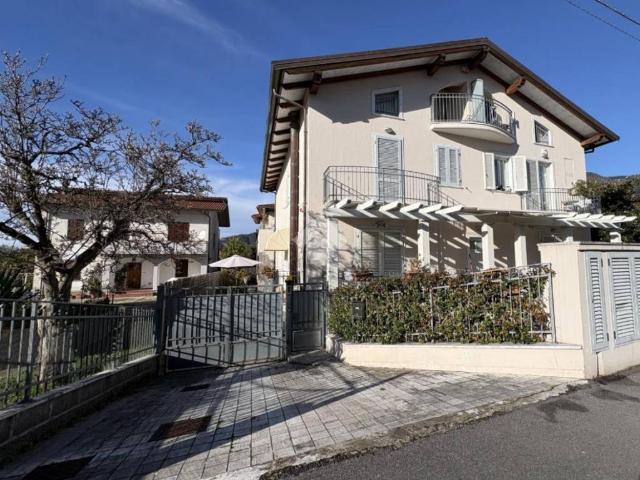 Villa Indipendente in vendita a Marina Di Massa, Toscana