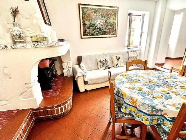 Villa Indipendente in vendita a Marina Di Massa, Toscana