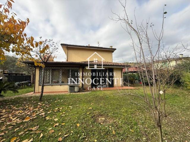 Villa Indipendente in vendita a San Lorenzo, Marina Di Massa