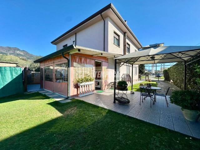 Villa Indipendente in vendita a Romagnano, Marina Di Massa