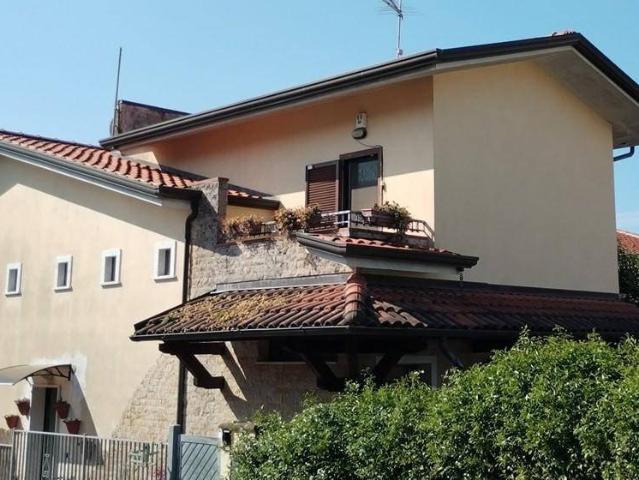 Villa Indipendente in vendita a Castagnola, Marina Di Massa