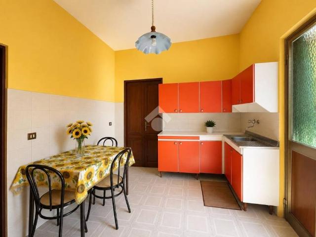Villa Indipendente in vendita a Marina di Massa, Marina Di Massa