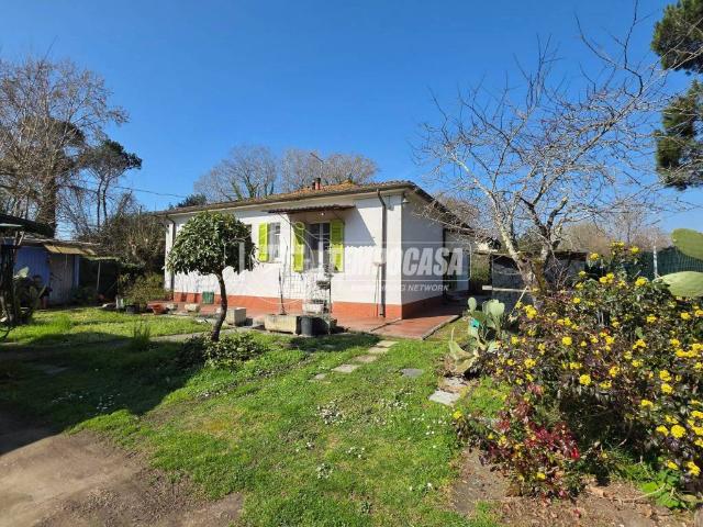 Villa Indipendente in vendita a Poveromo, Marina Di Massa