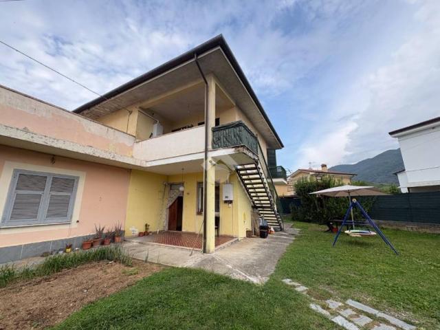 Villa Indipendente in vendita a Castagnara, Massa