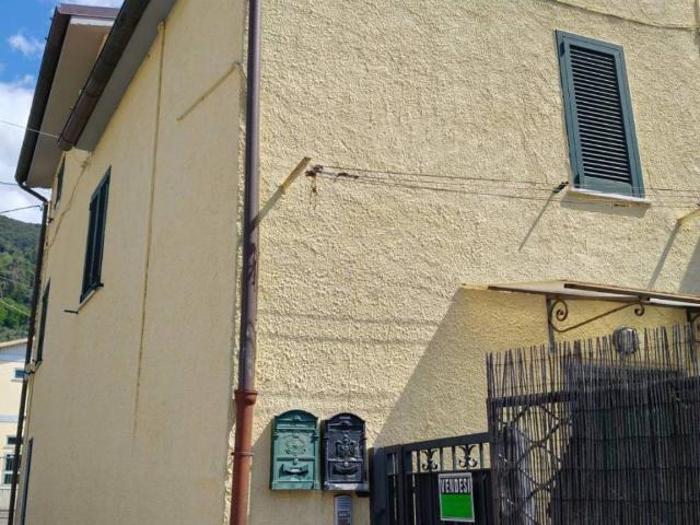 Villa Indipendente in vendita a Marina Di Massa, Toscana