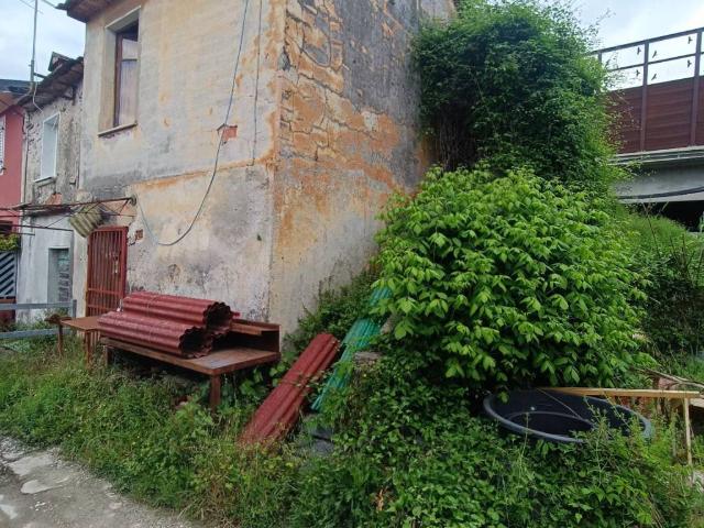 Villa Indipendente in vendita a Marina di Massa, Marina Di Massa