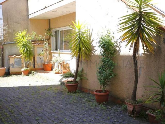 Villa Indipendente in vendita a Camponelli, Marina Di Massa