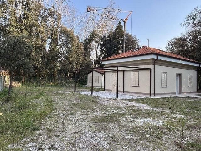 Villa Indipendente in vendita a Ronchi, Marina Di Massa
