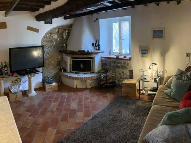 Villa Indipendente in vendita a Cervara, Marina Di Massa