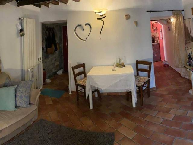 Villa Indipendente in vendita a Cervara, Marina Di Massa