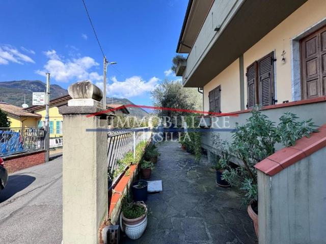 Villa Indipendente in vendita a Marina Di Massa, Toscana