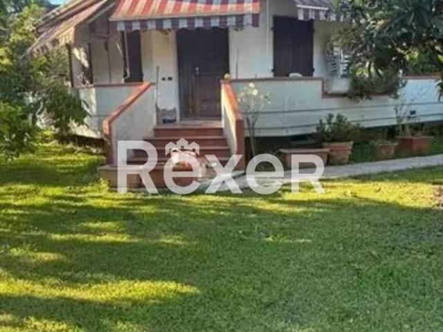 Villa Indipendente in vendita a Turano, Marina Di Massa