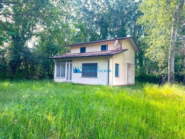 Villa Indipendente in vendita a Poveromo, Marina Di Massa