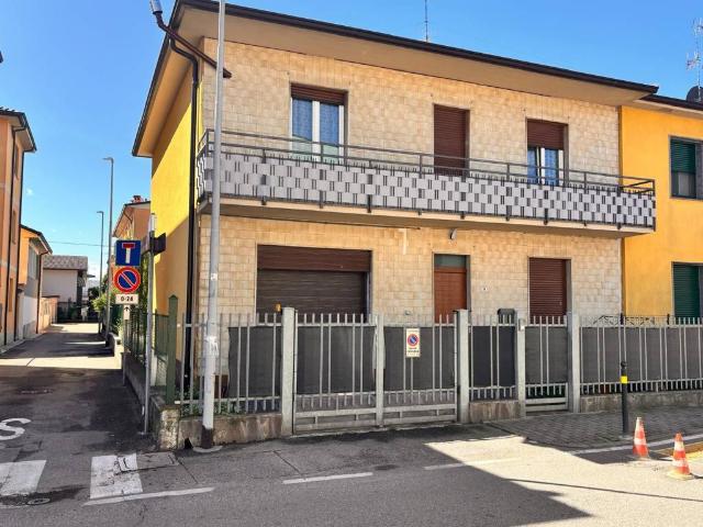 Villa Indipendente in vendita a Massalengo, Lombardia