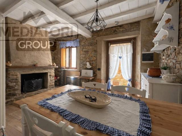 Villa Indipendente in vendita a Massarosa, Toscana